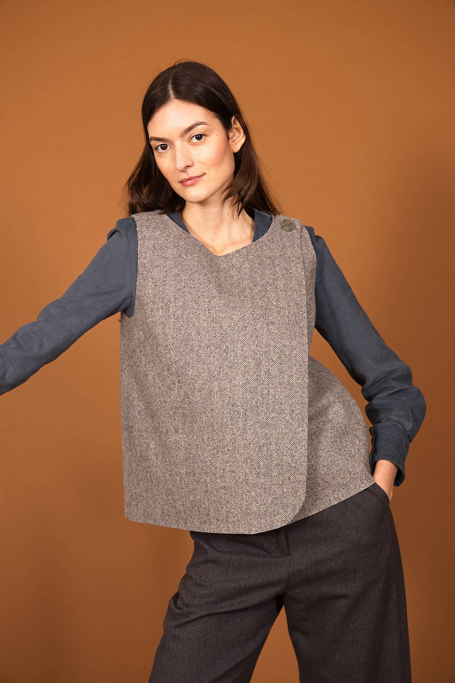 Top IKRAM Grey